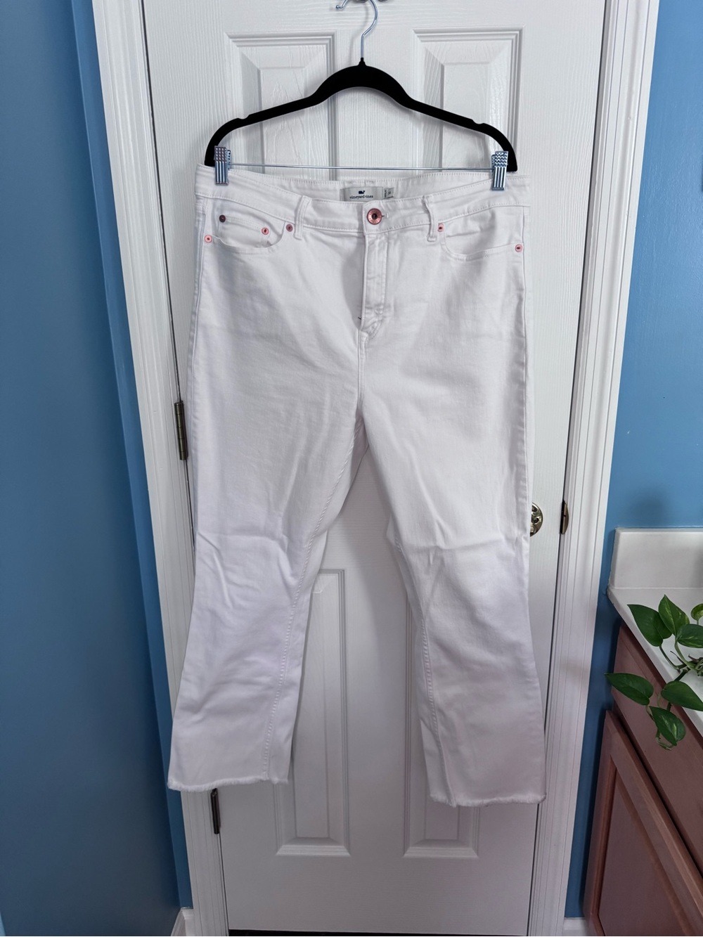 Vineyard Vines White Cropped Straight Jeans